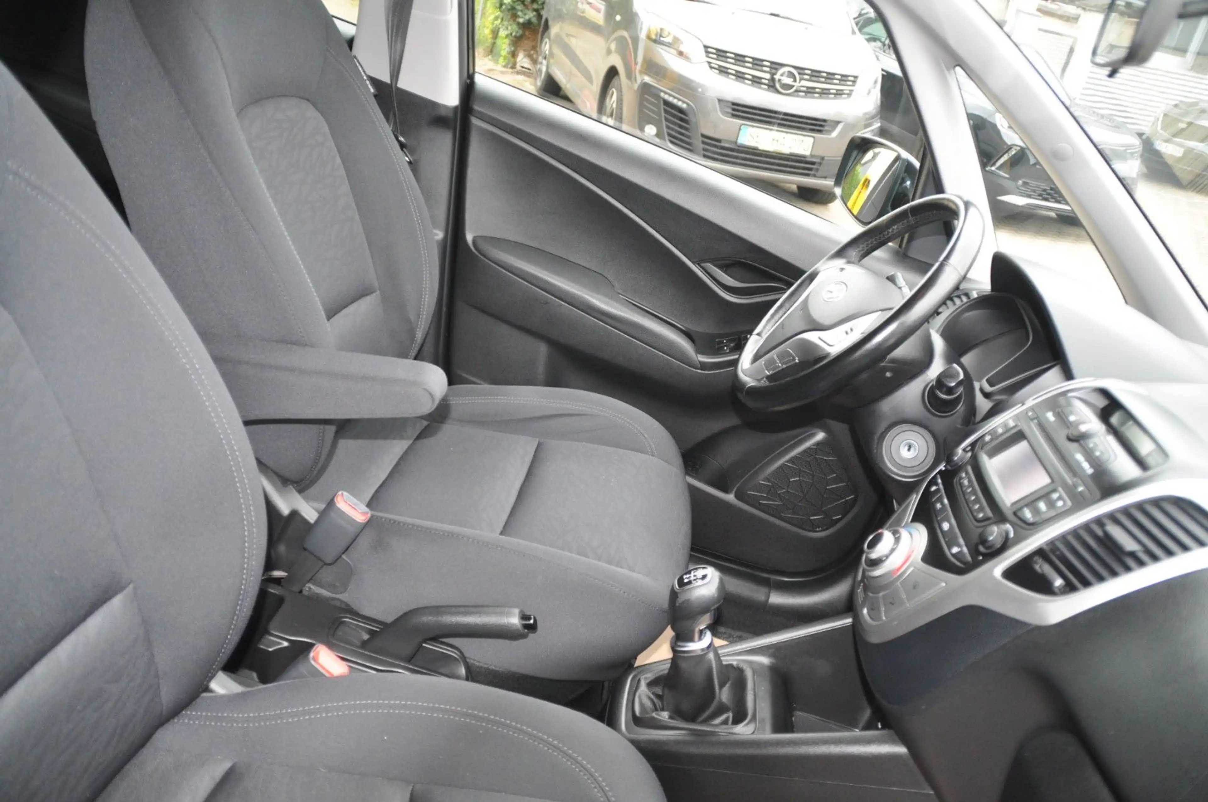 Hyundai iX20 blue Space — photo 23