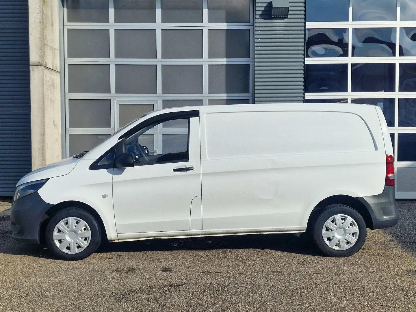 Mercedes-Benz Vito Kasten 109 CDI FWD kompakt Weiß - 2