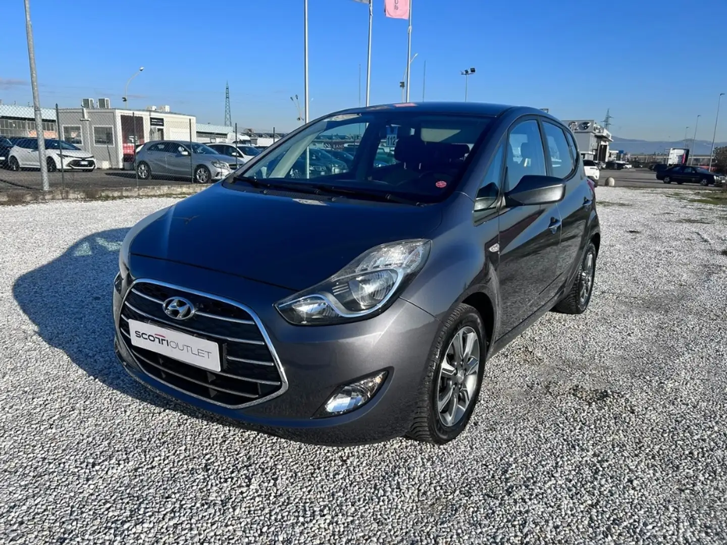Hyundai iX20 1.4 CRDi Comfort Gris - 1