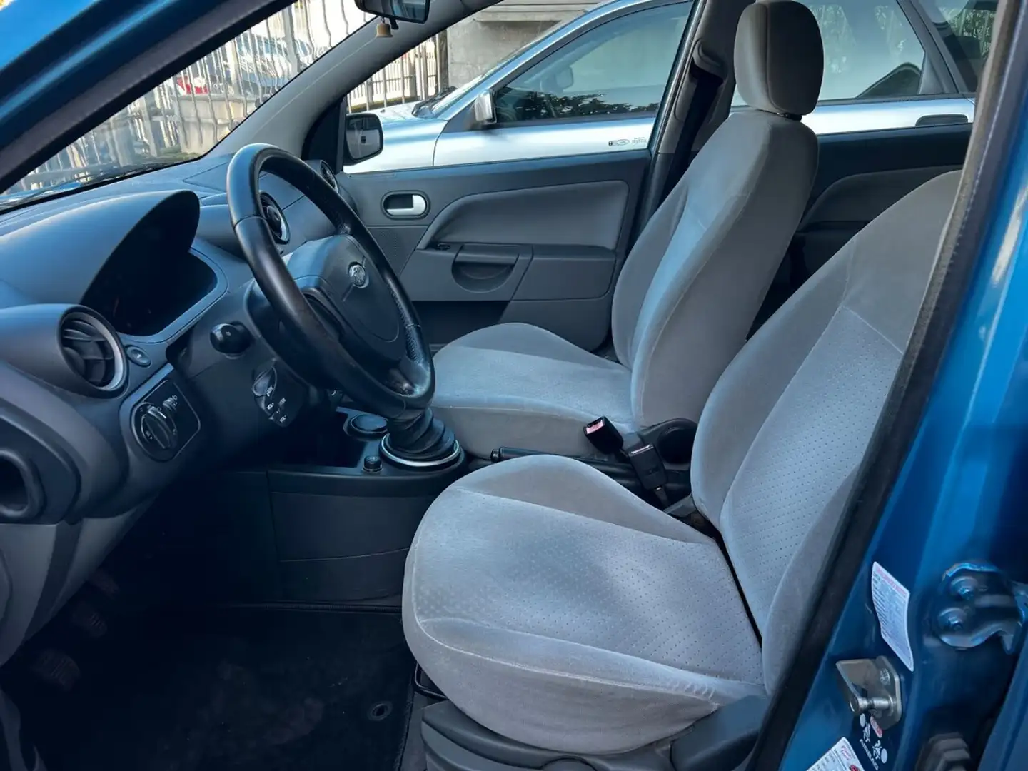 Ford Fiesta Fiesta 5p 1.4 16v Ghia Blu/Azzurro - 2