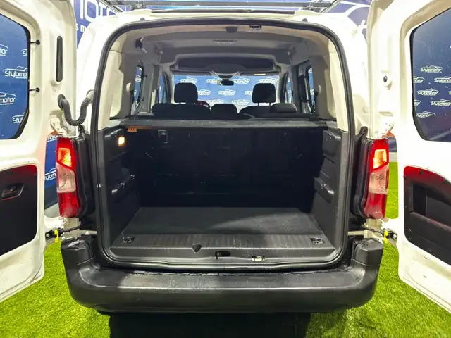 Peugeot Partner view 13