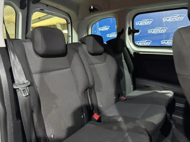 Peugeot Partner view 9