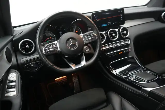 Mercedes-Benz GLC view 12