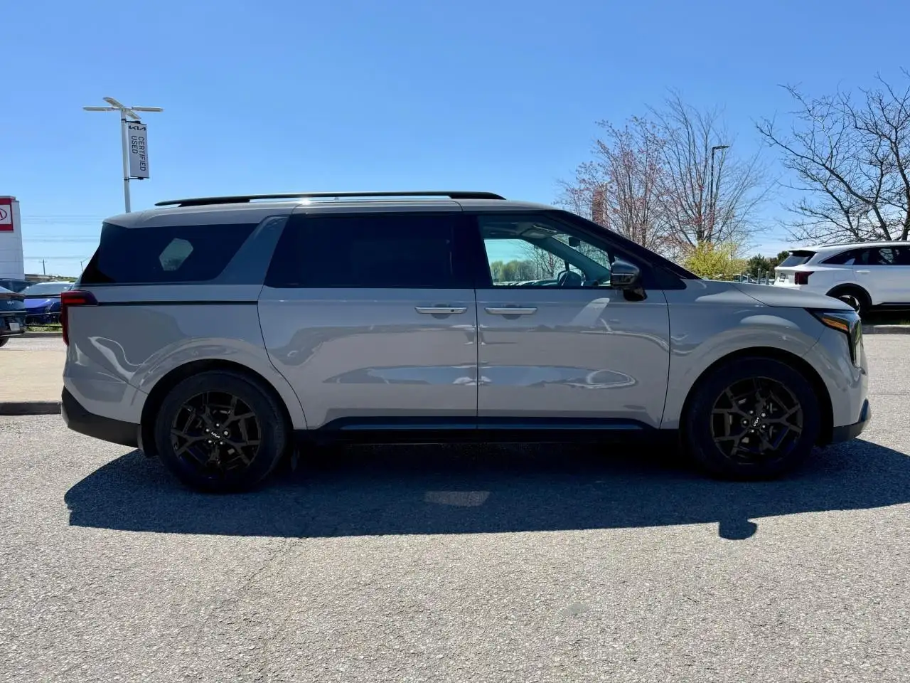 Kia Carnival снимка Kia Carnival