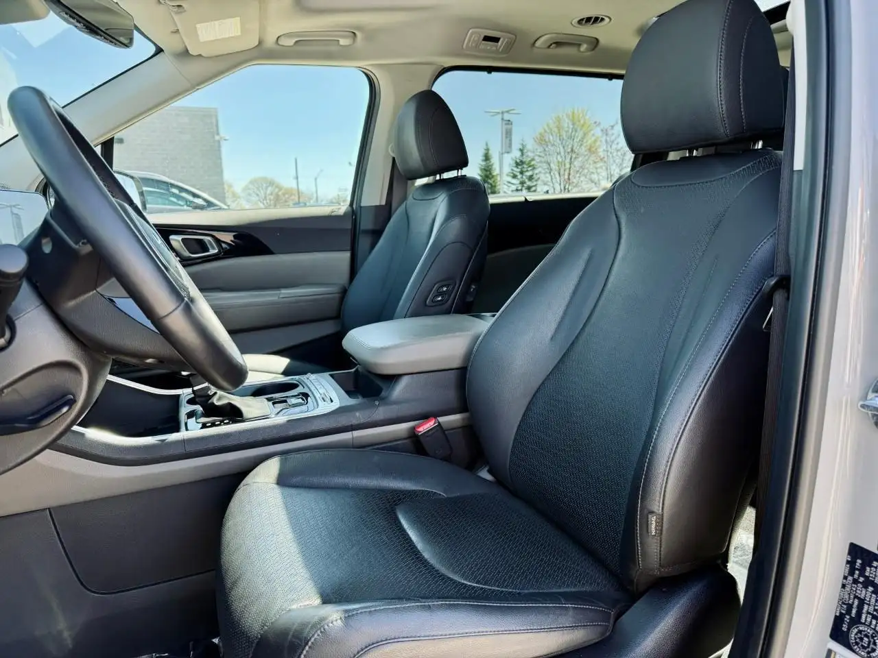 Kia Carnival снимка Kia Carnival