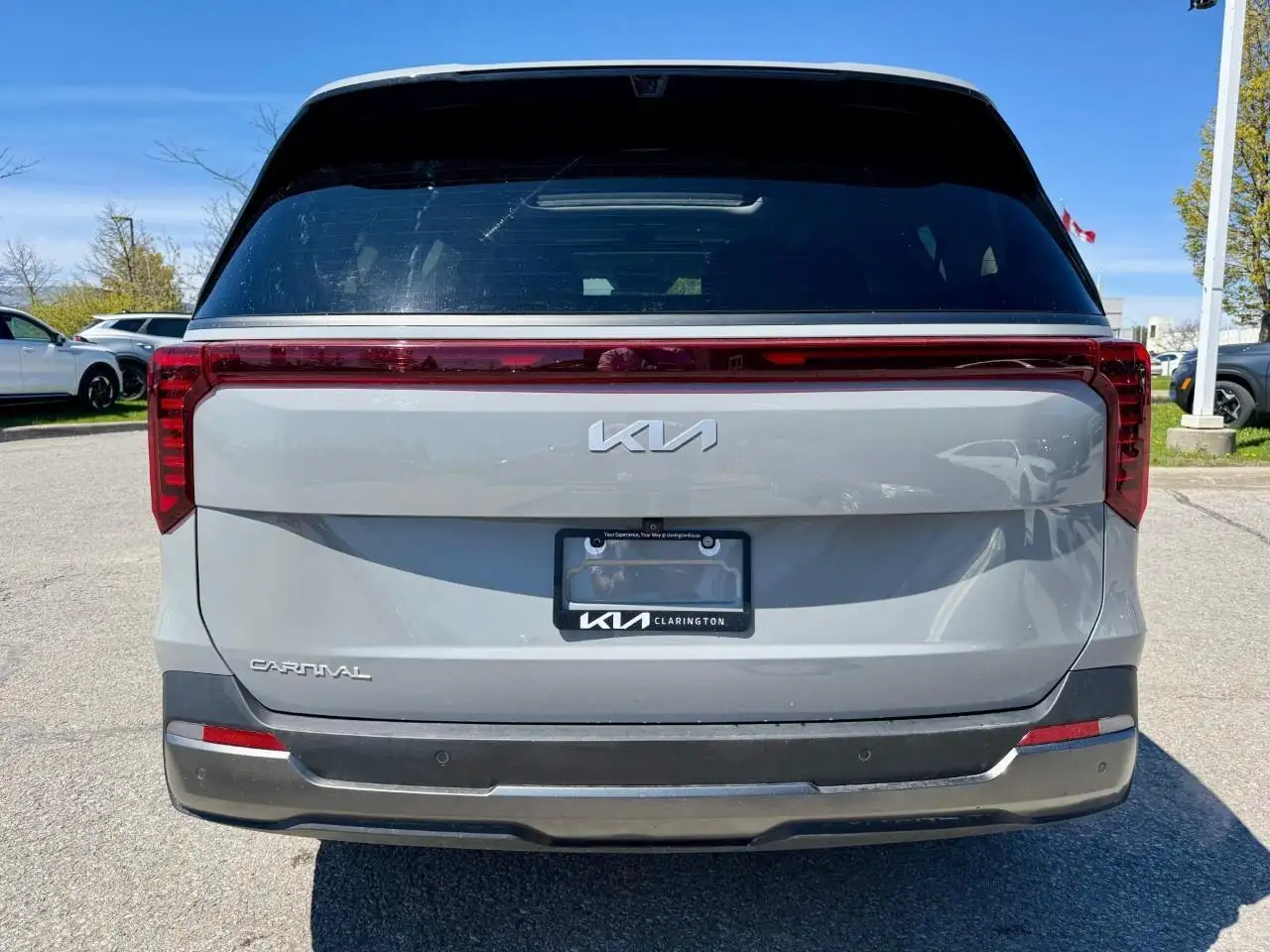 Kia Carnival снимка Kia Carnival
