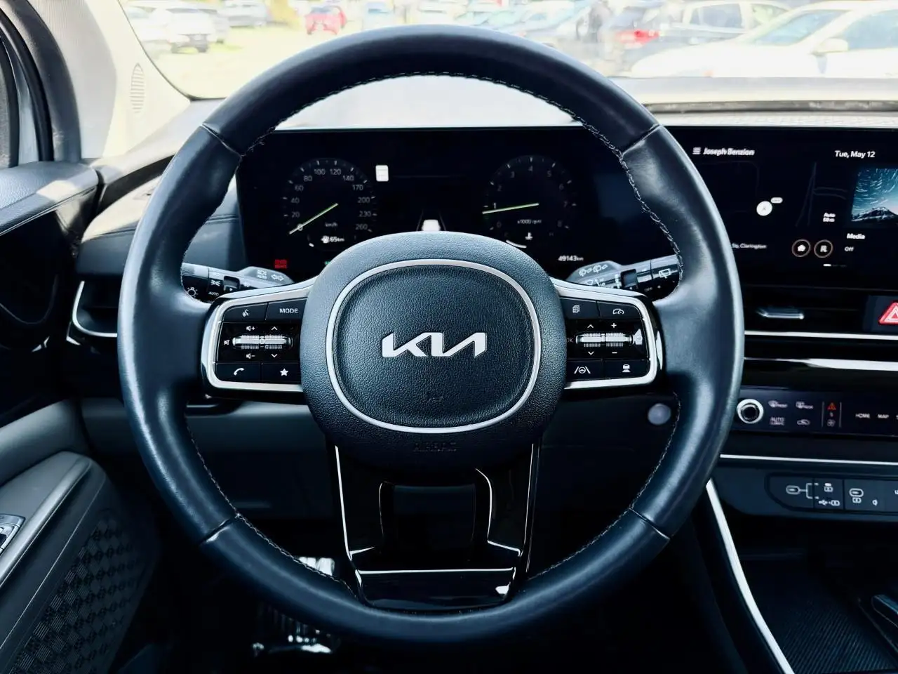 Kia Carnival снимка Kia Carnival