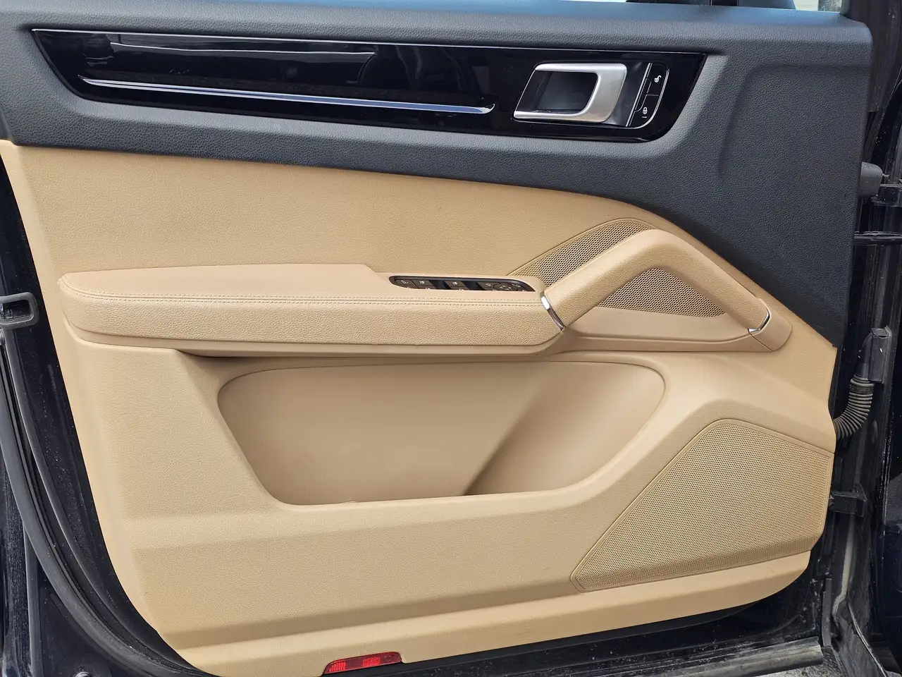 Porsche Cayenne снимка Porsche Cayenne