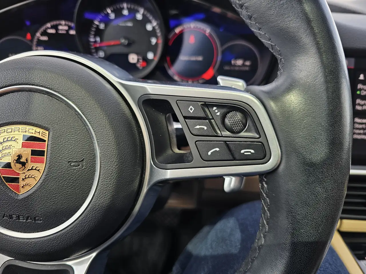 Porsche Cayenne снимка Porsche Cayenne