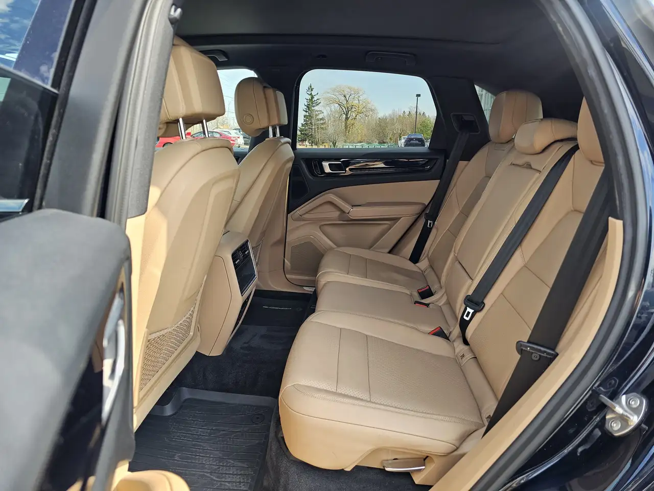 Porsche Cayenne снимка Porsche Cayenne
