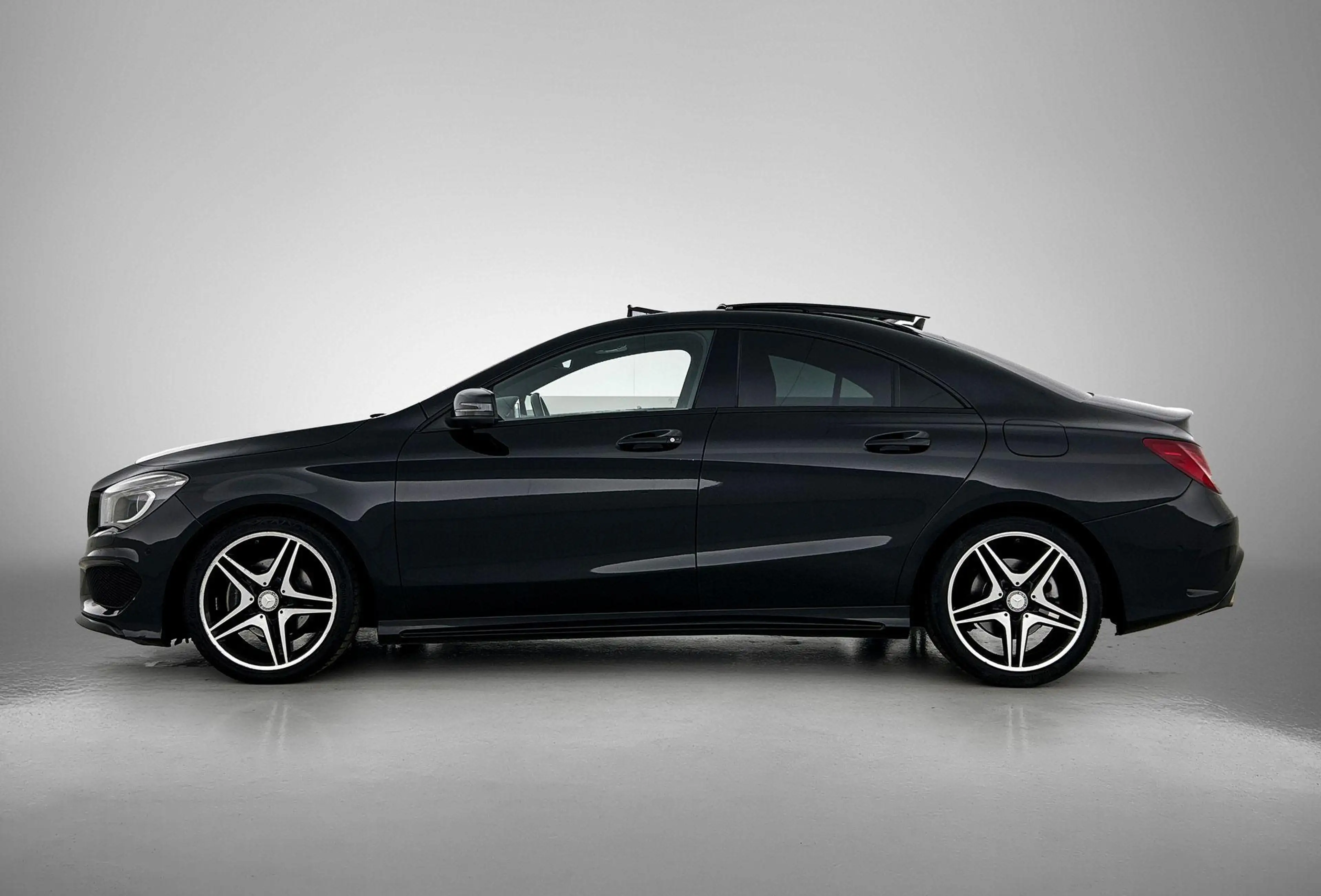 Mercedes-Benz CLA 200 Prestige | WORDT VERWACHT | PANORAMADAK | ACHTERUI — photo 2