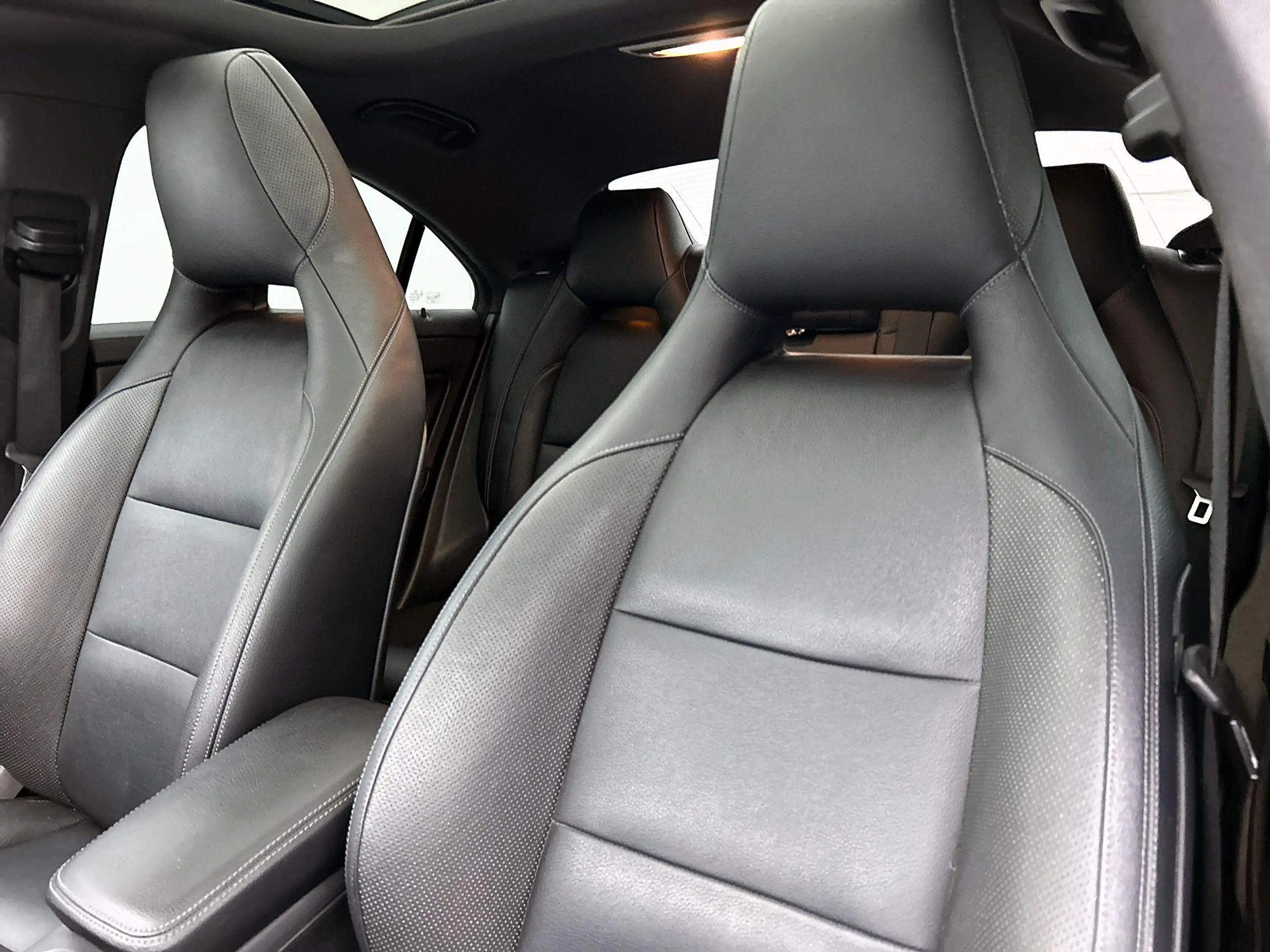 Mercedes-Benz CLA 200 Prestige | WORDT VERWACHT | PANORAMADAK | ACHTERUI — photo 13