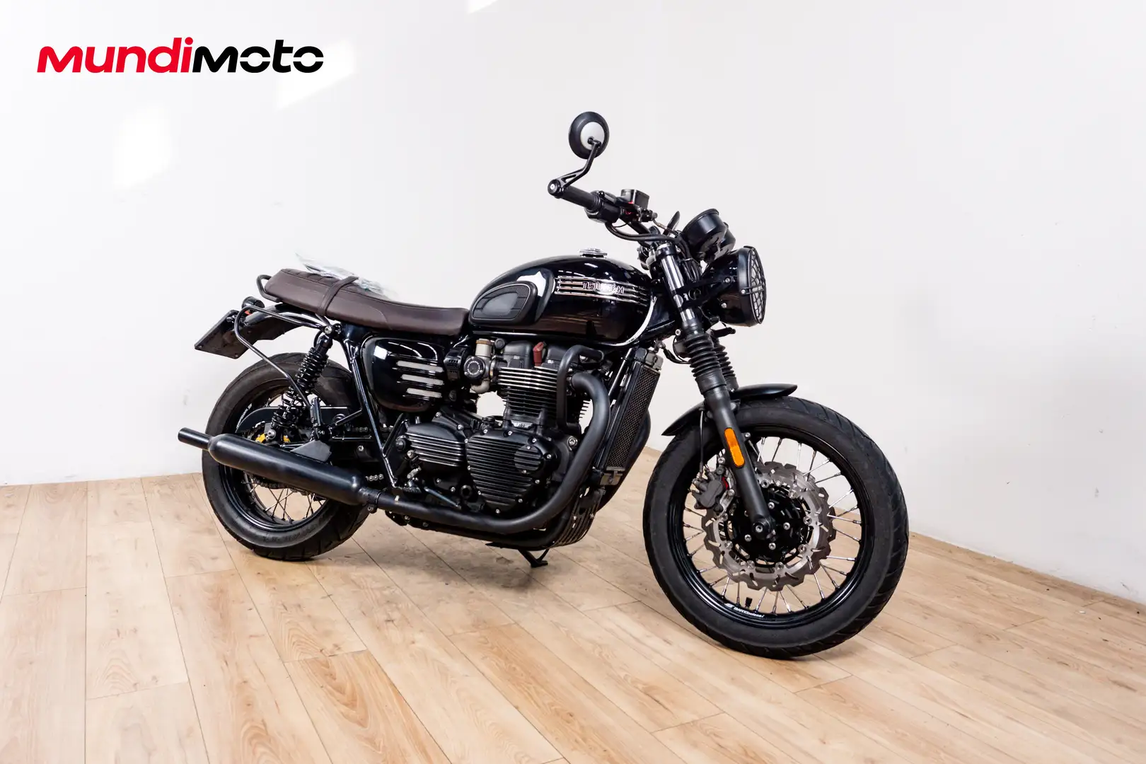 Triumph Bonneville T120 - 2