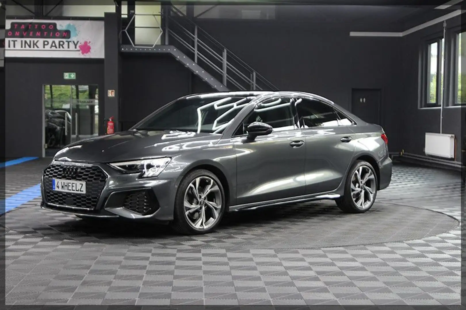 Audi A3 35 TDI S line Limousine PDC / ALCANTARA Grau - 2