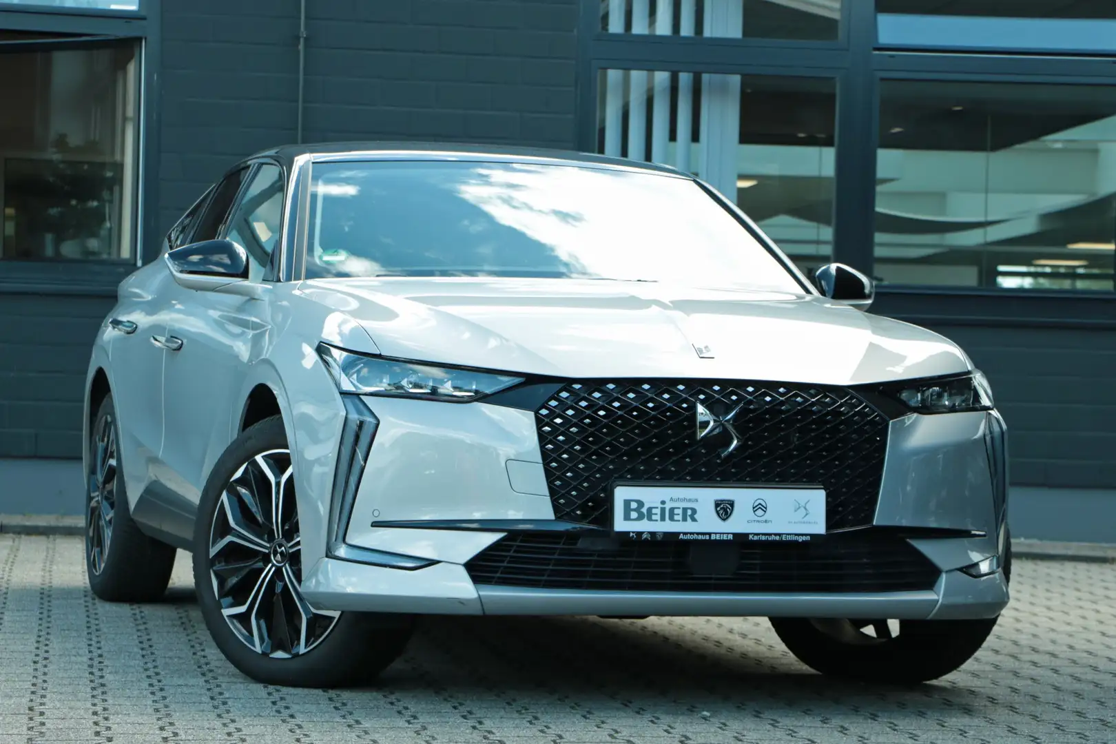 DS Automobiles DS 4 DS4 Hybrid 225 La Première Navi/ Focal Sound-Syste Grau - 2