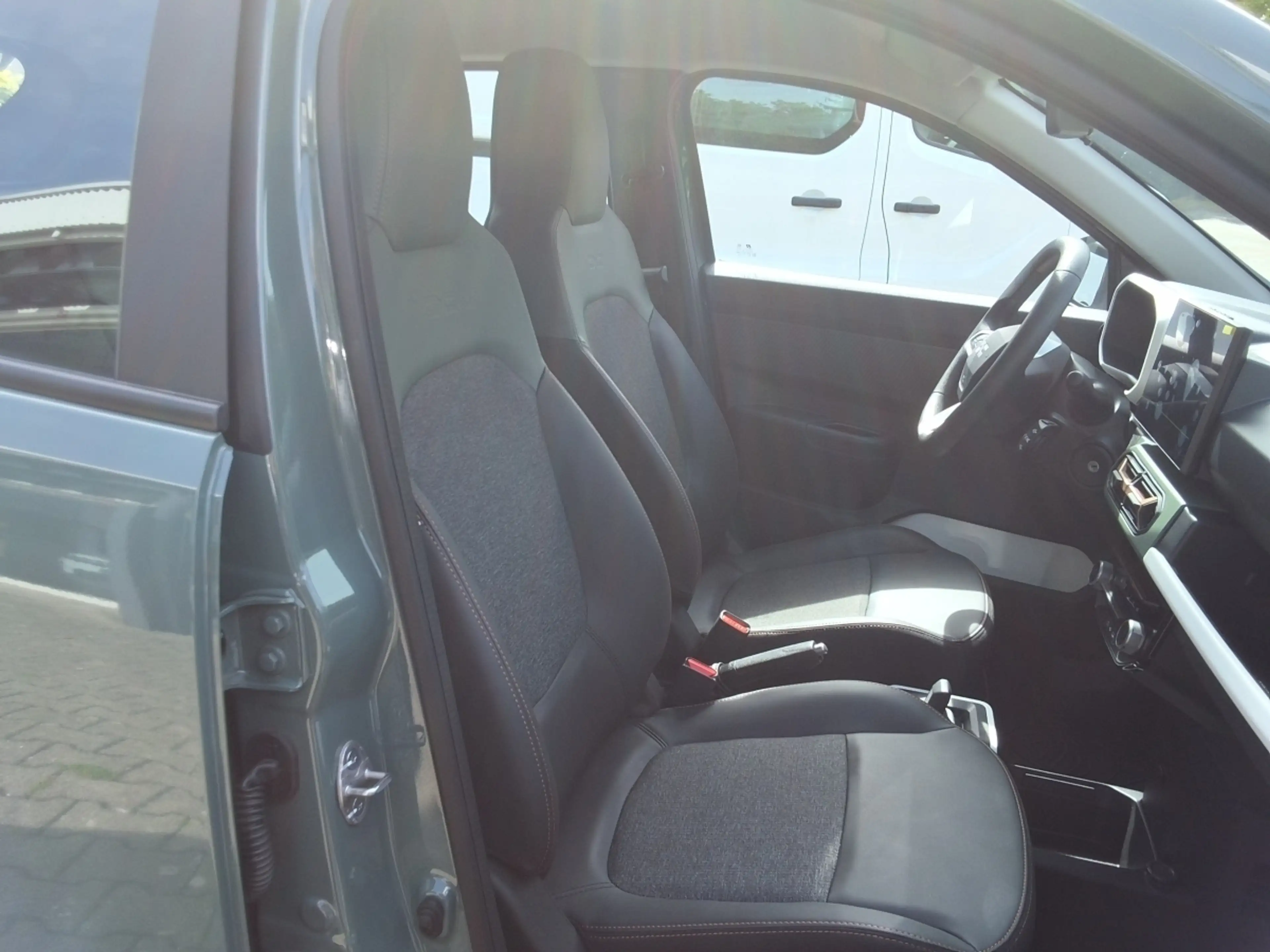 Dacia Spring Extreme electric 100 — photo 11