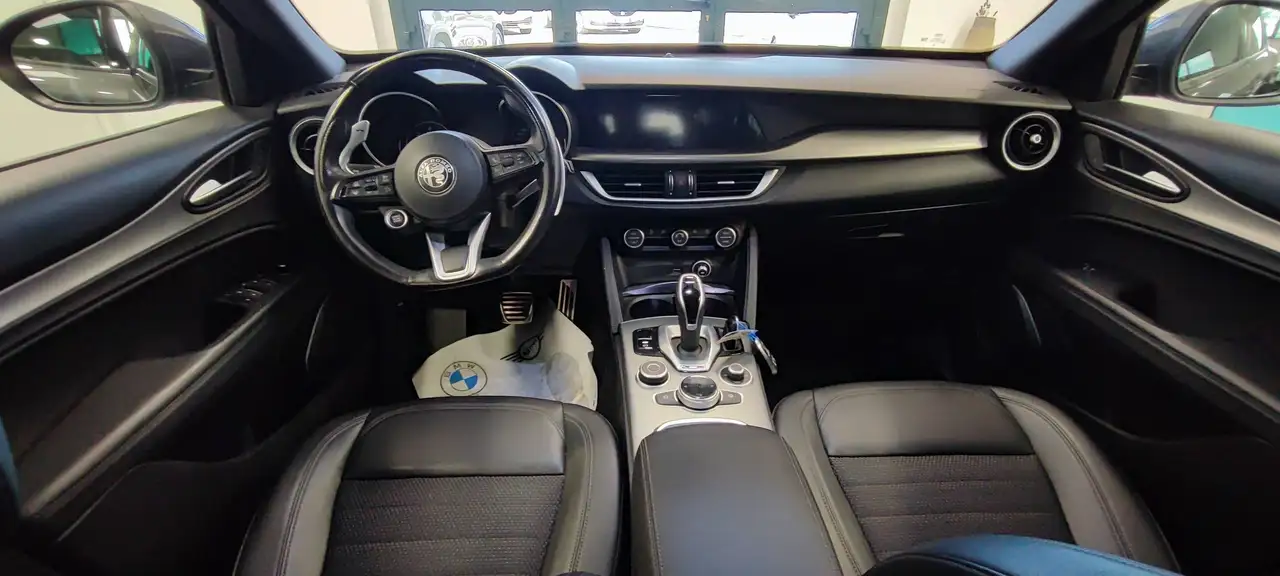 Alfa Romeo Stelvio 2022 — фото 11