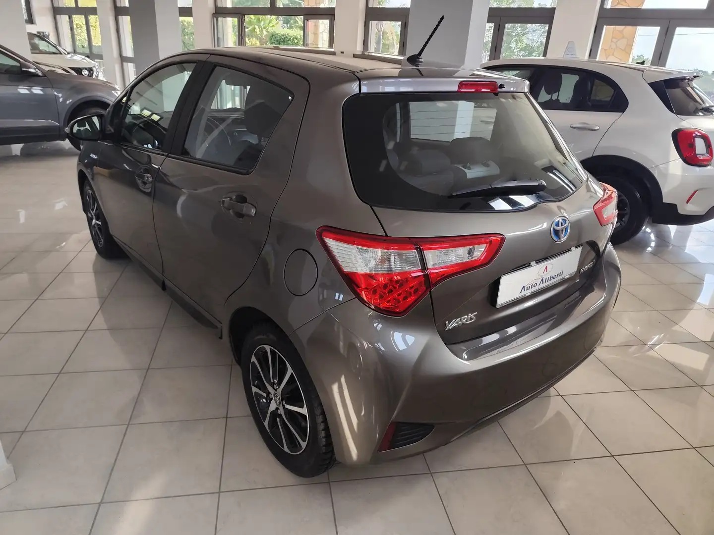 Toyota Yaris Yaris 5p 1.5h Business Grigio - 2
