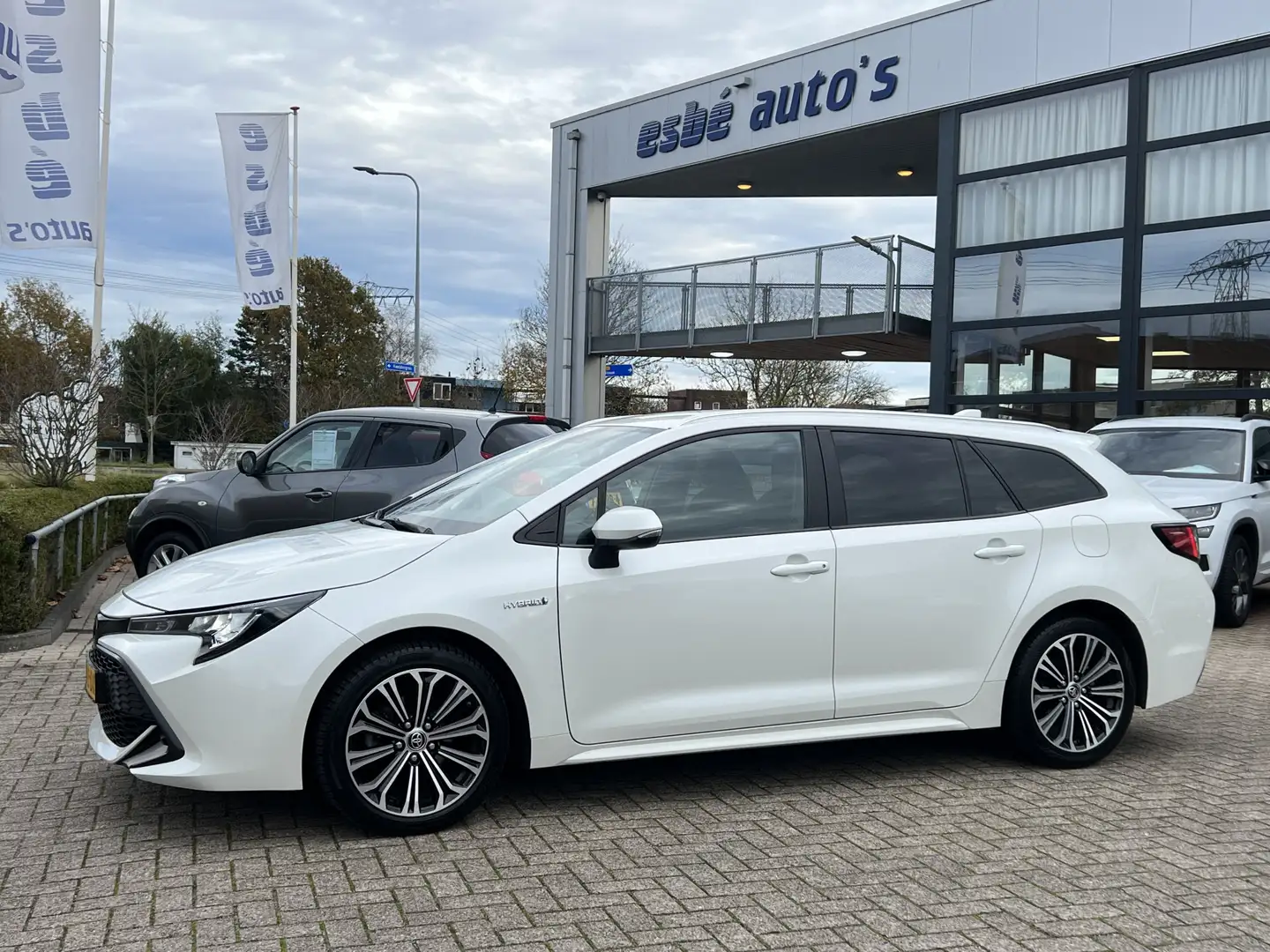 Toyota Corolla Touring Sports 1.8 Hybrid Business Plus Navigatie* Blanco - 2