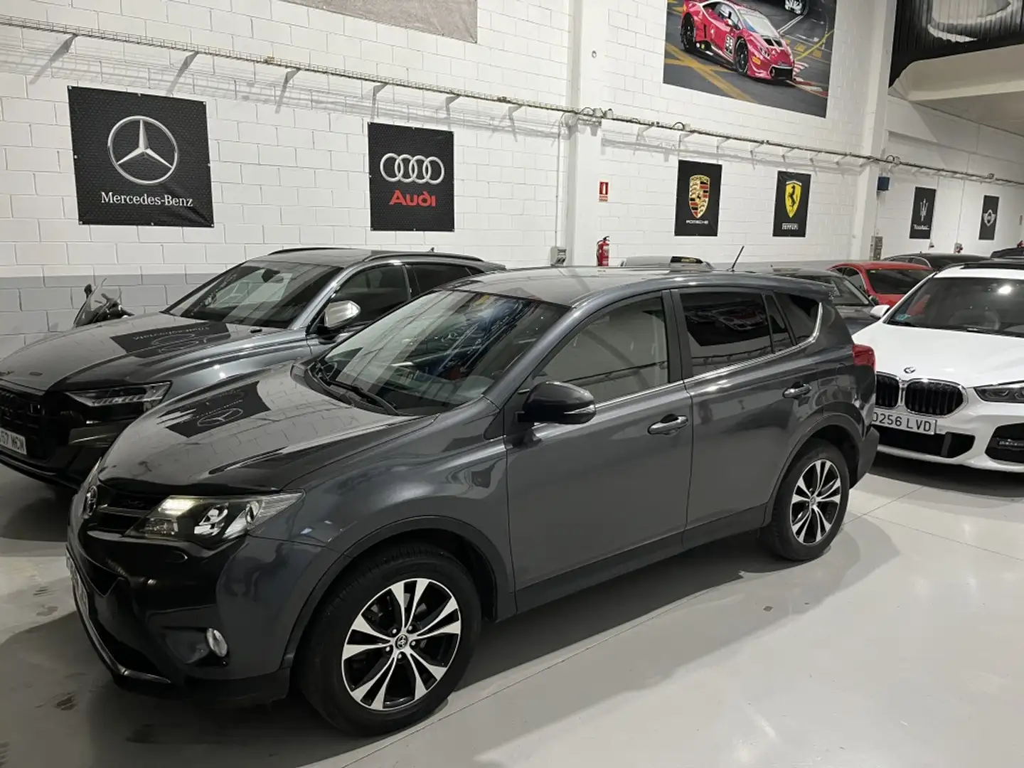 Toyota RAV 4 120D Advance AWD Gris - 2