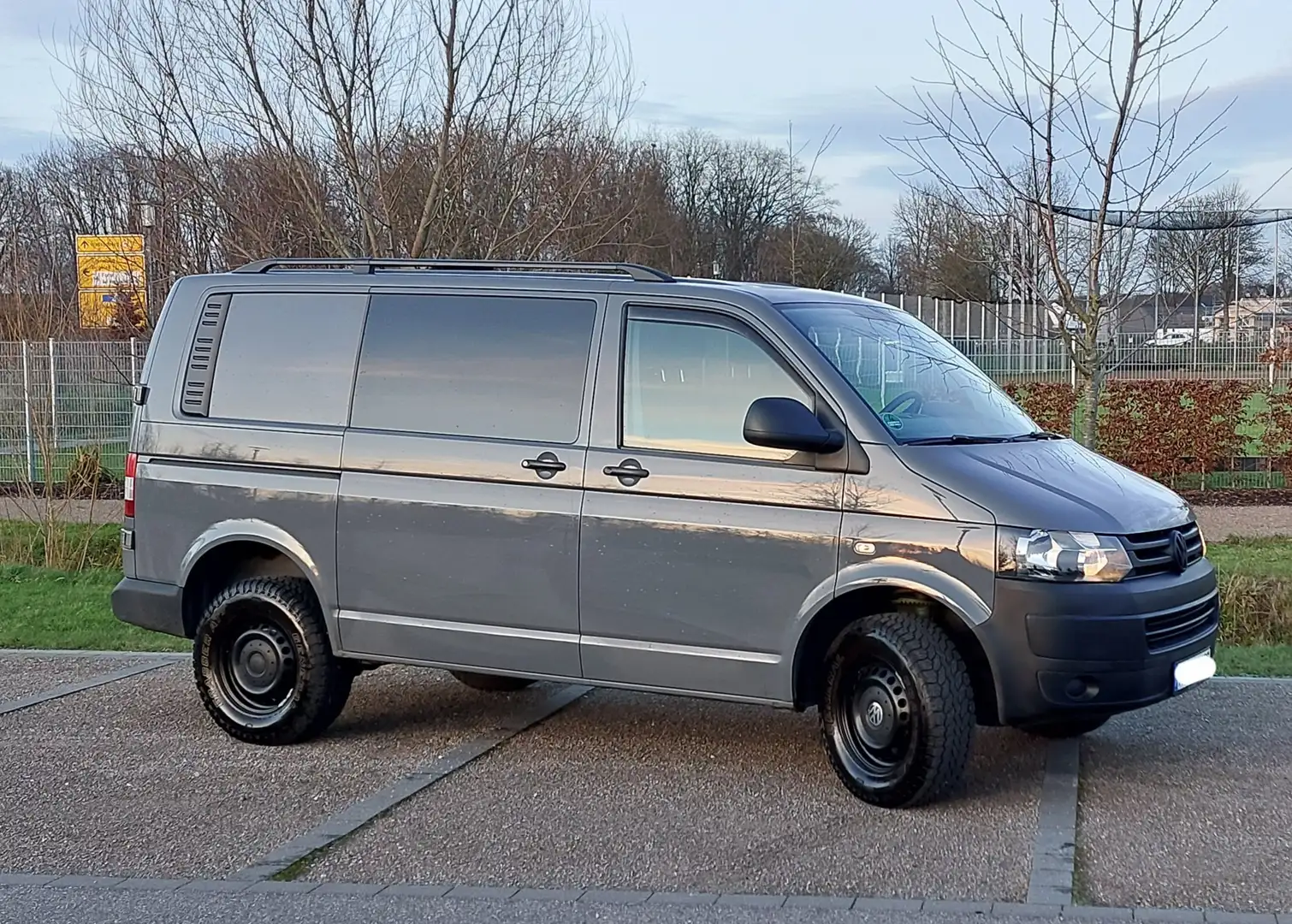 Volkswagen T5 Grijs - 1