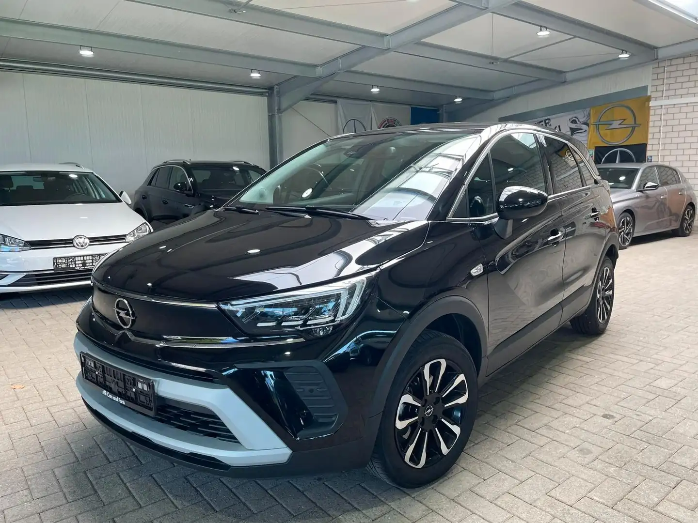 Opel Crossland X 1.2 Turbo Elegance RFK LED PDC Navi Schwarz - 1