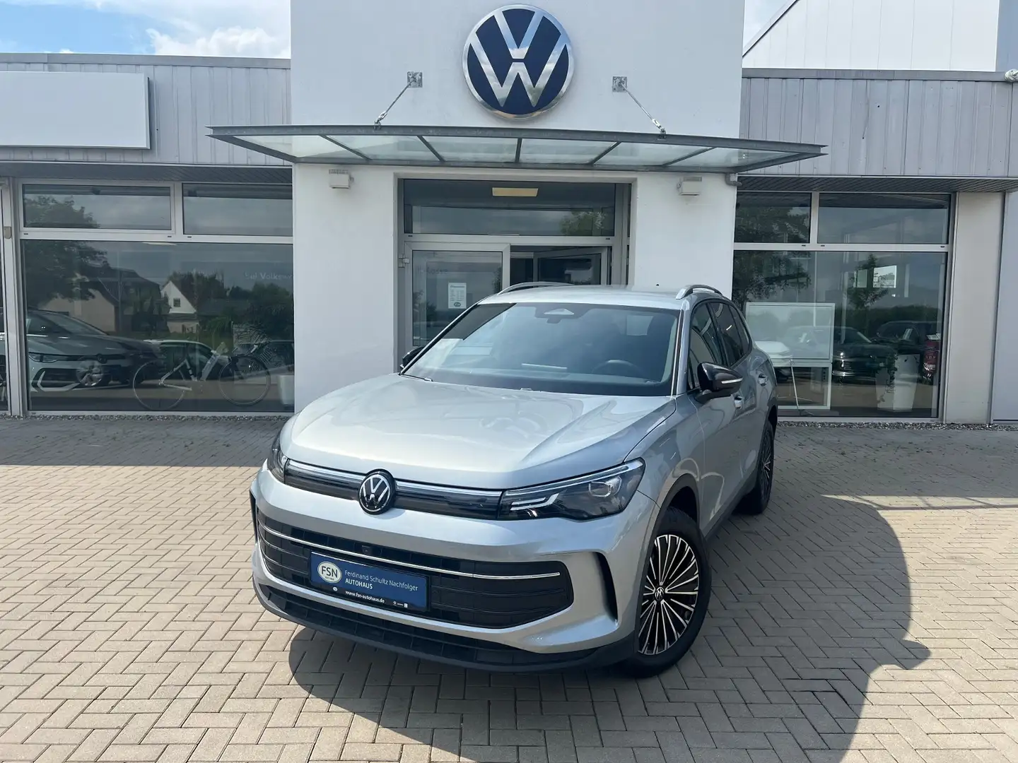 Volkswagen Tiguan Goal 2,0 l TDI 150 PS  7-Gang-DSG Silver - 2