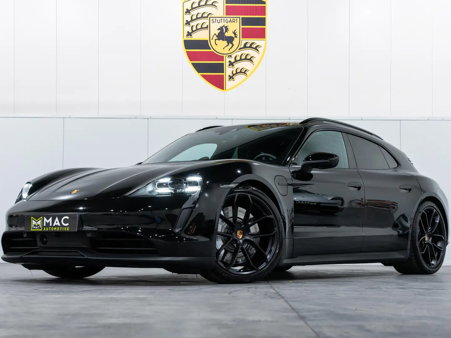 Porsche Taycan 4S Sport Turismo  Perf Batt -- VERKOCHT -- Zwart - 1