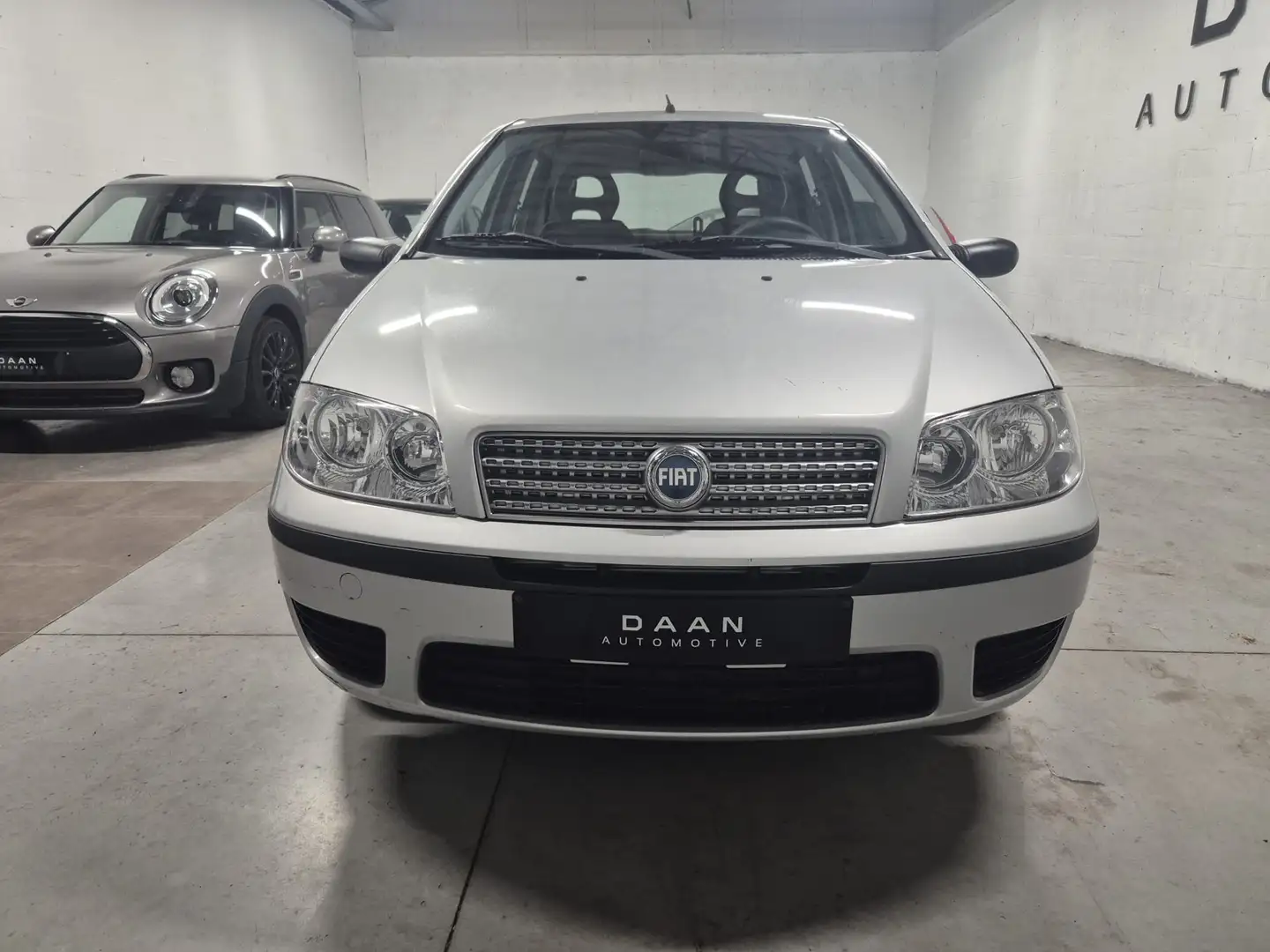 Fiat Punto 1.2i essence - 2