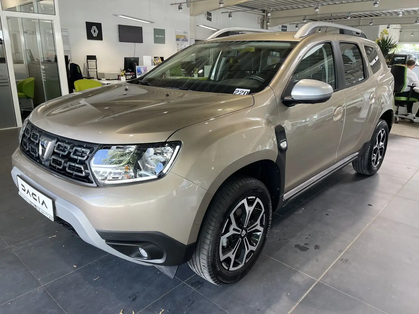 Dacia Duster Prestige TCe 100 PS 2WD Klima+Navi Бежевый  - 1