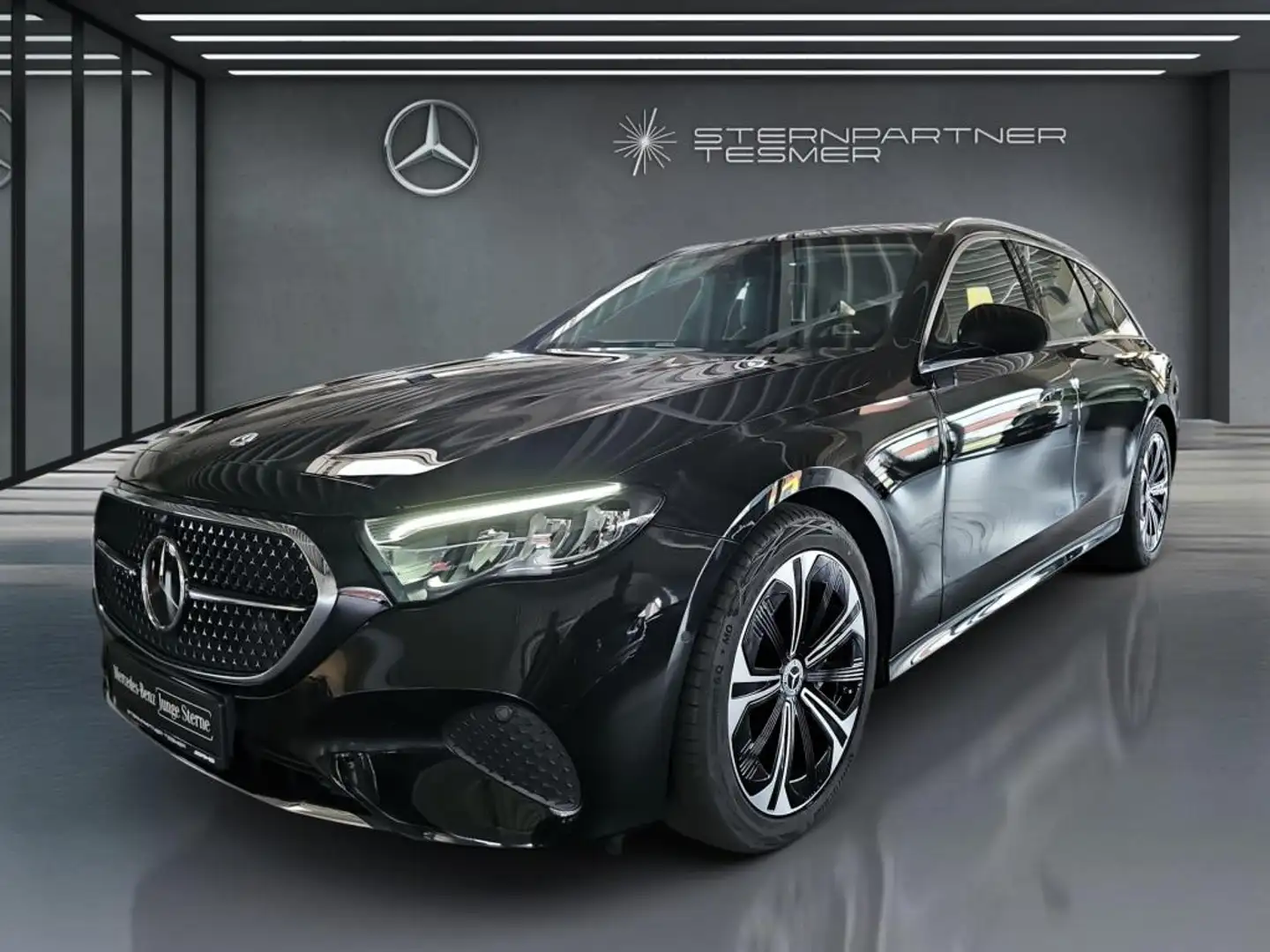 Mercedes-Benz E 300 e T AVANTGARDE+MBUX+DISTRONIC+AMBIENTE+AHK Schwarz - 1