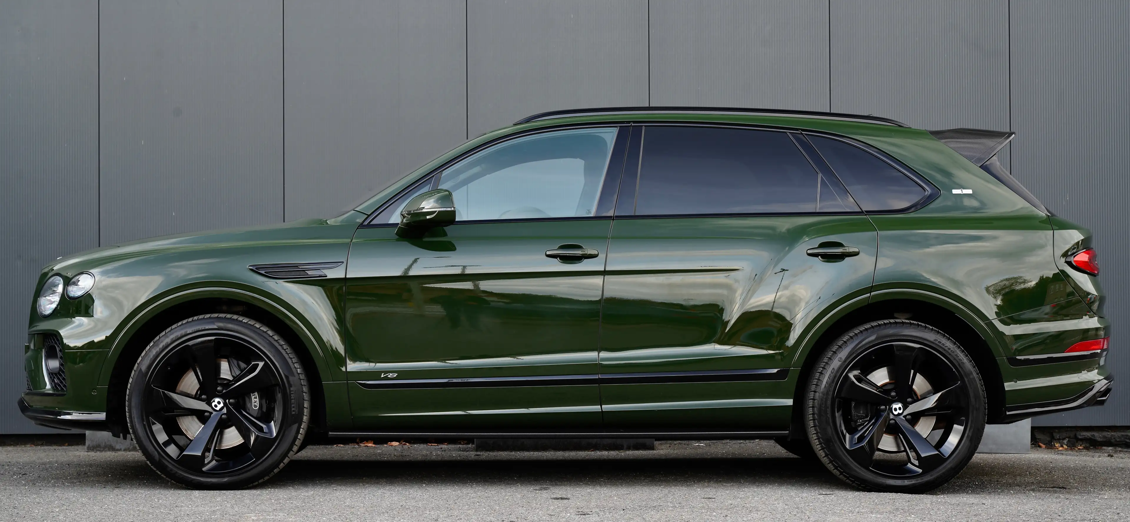 Bentley Bentayga V8 First Edition *MULLINER/NIGHTVISION/NAIM/FULL* — photo 8