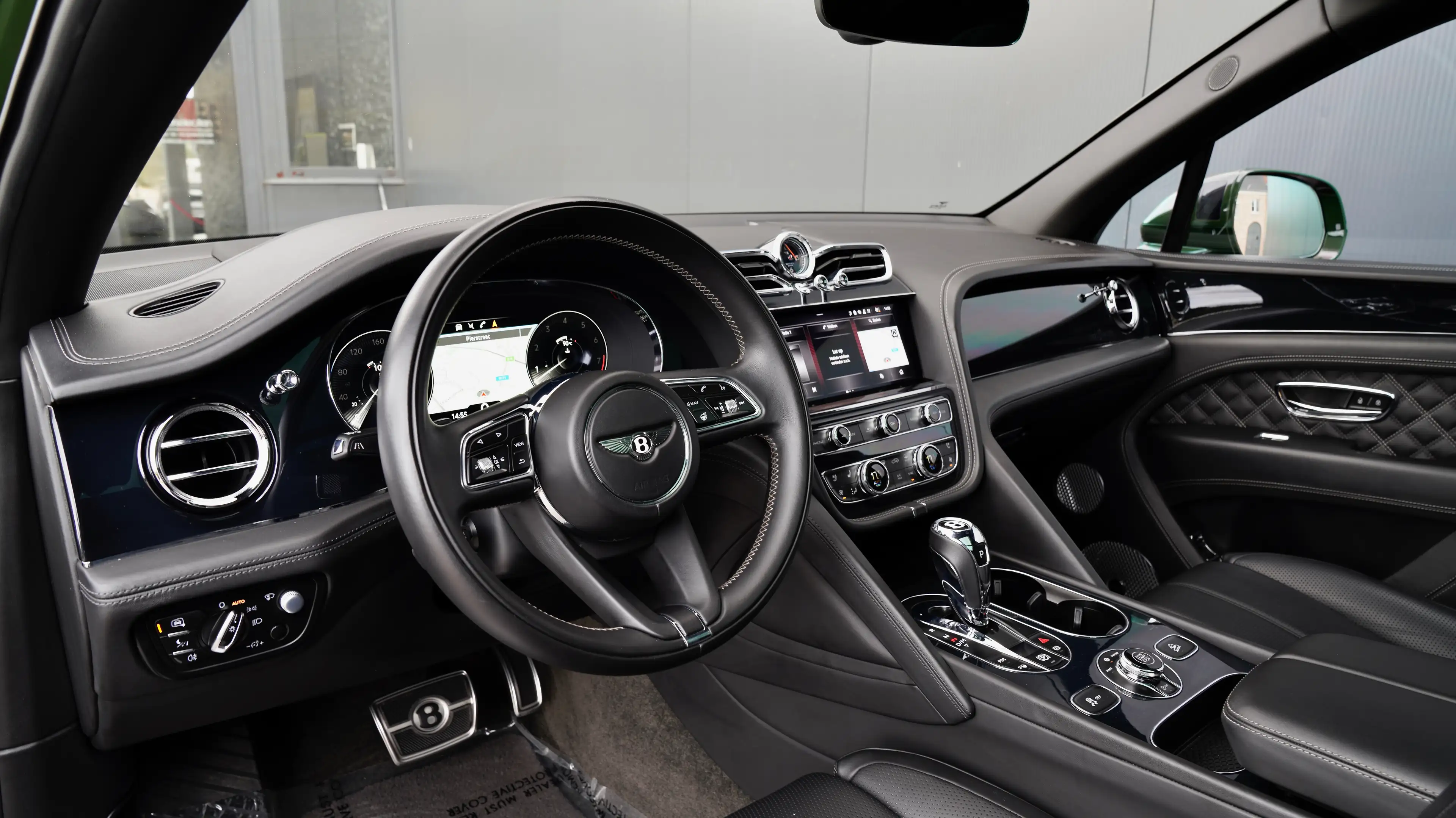 Bentley Bentayga V8 First Edition *MULLINER/NIGHTVISION/NAIM/FULL* — photo 15