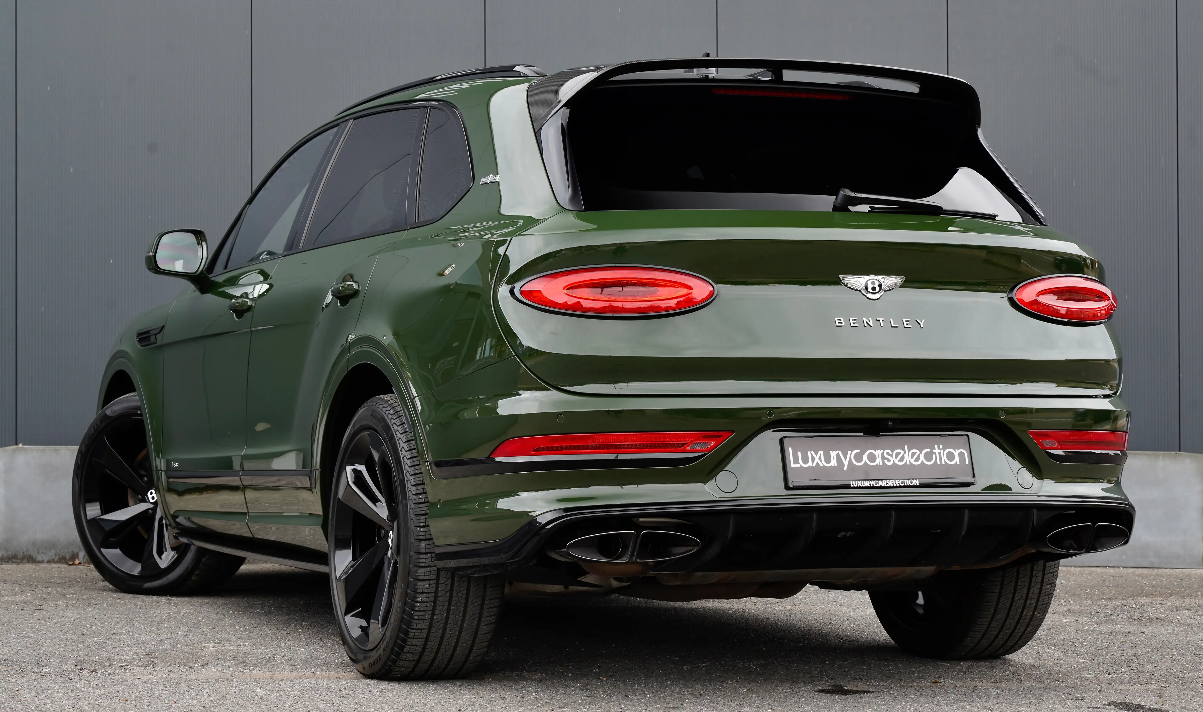 Bentley Bentayga V8 First Edition *MULLINER/NIGHTVISION/NAIM/FULL* — photo 4