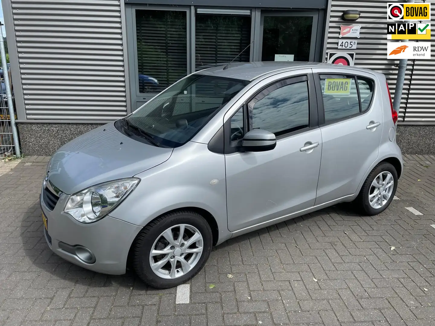 Opel Agila 1.2 Edition Automaat Gri - 1