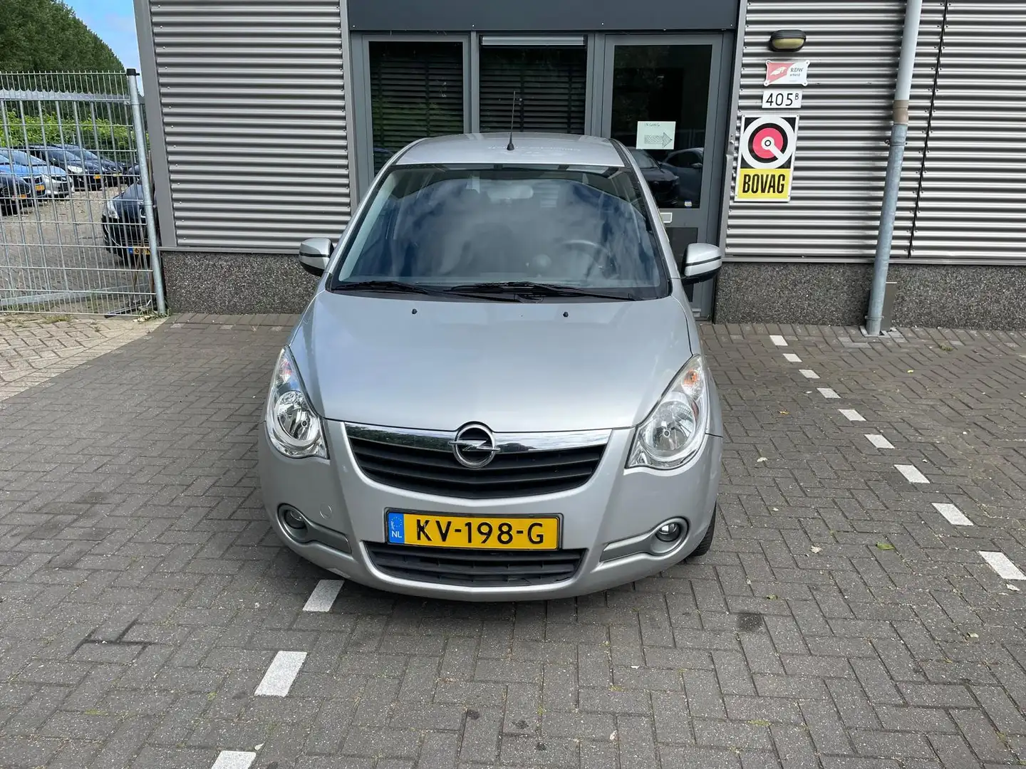 Opel Agila 1.2 Edition Automaat Gri - 2