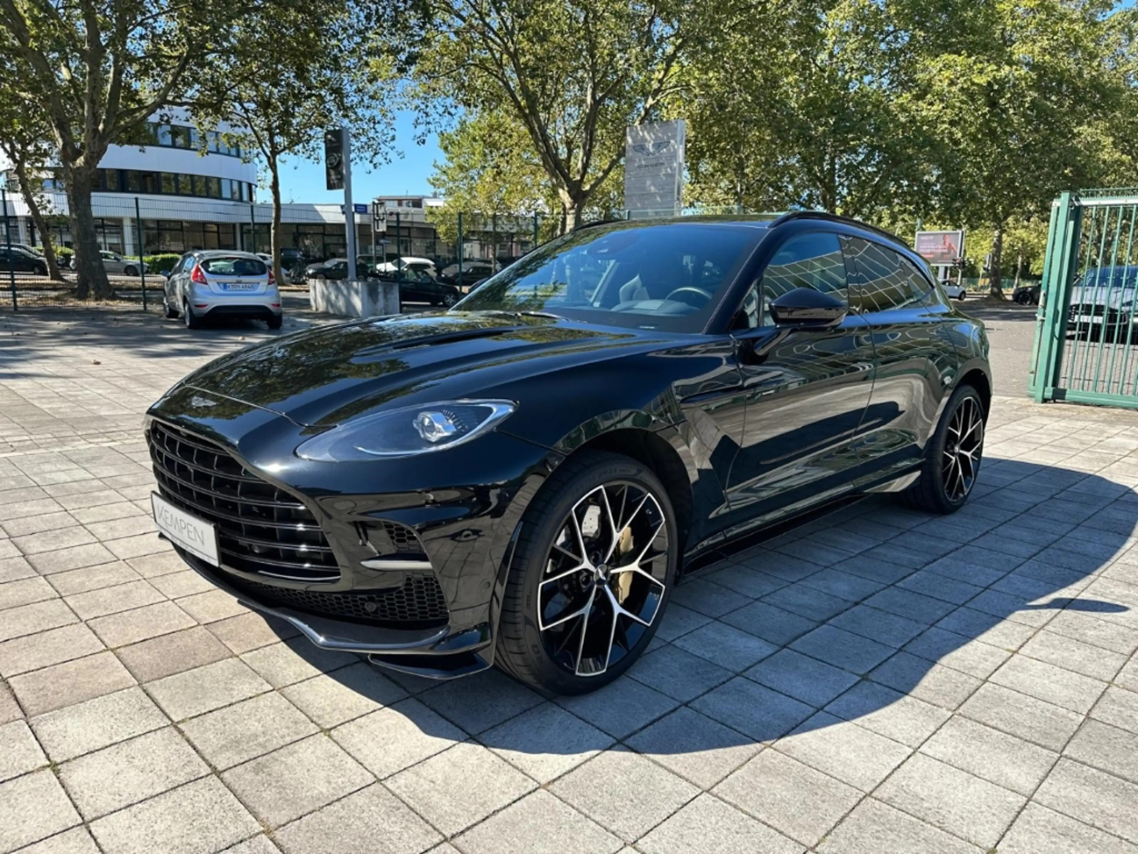 Aston Martin DBX 707 Jet Black / Onyx Black — photo 3