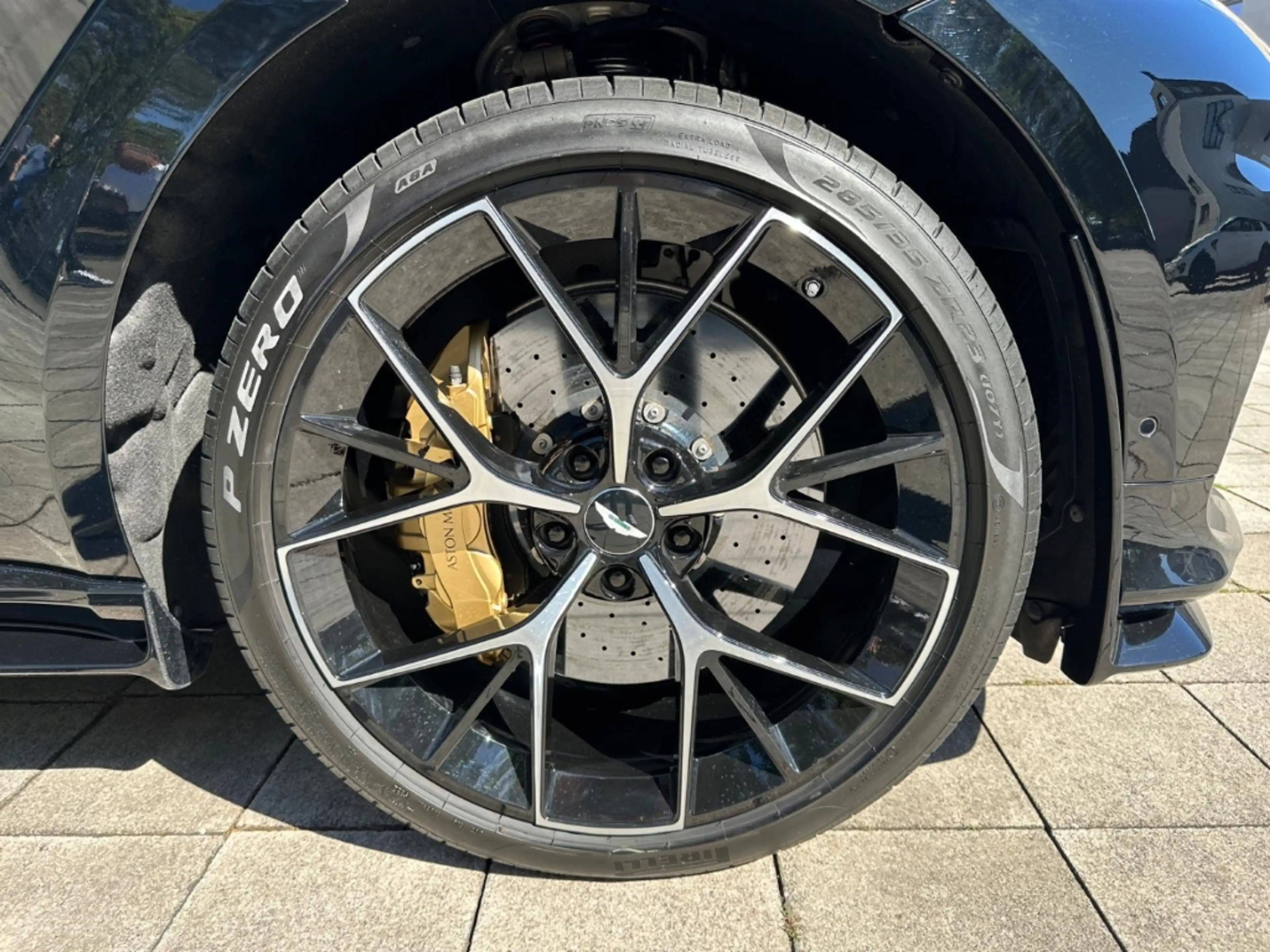 Aston Martin DBX 707 Jet Black / Onyx Black — photo 8