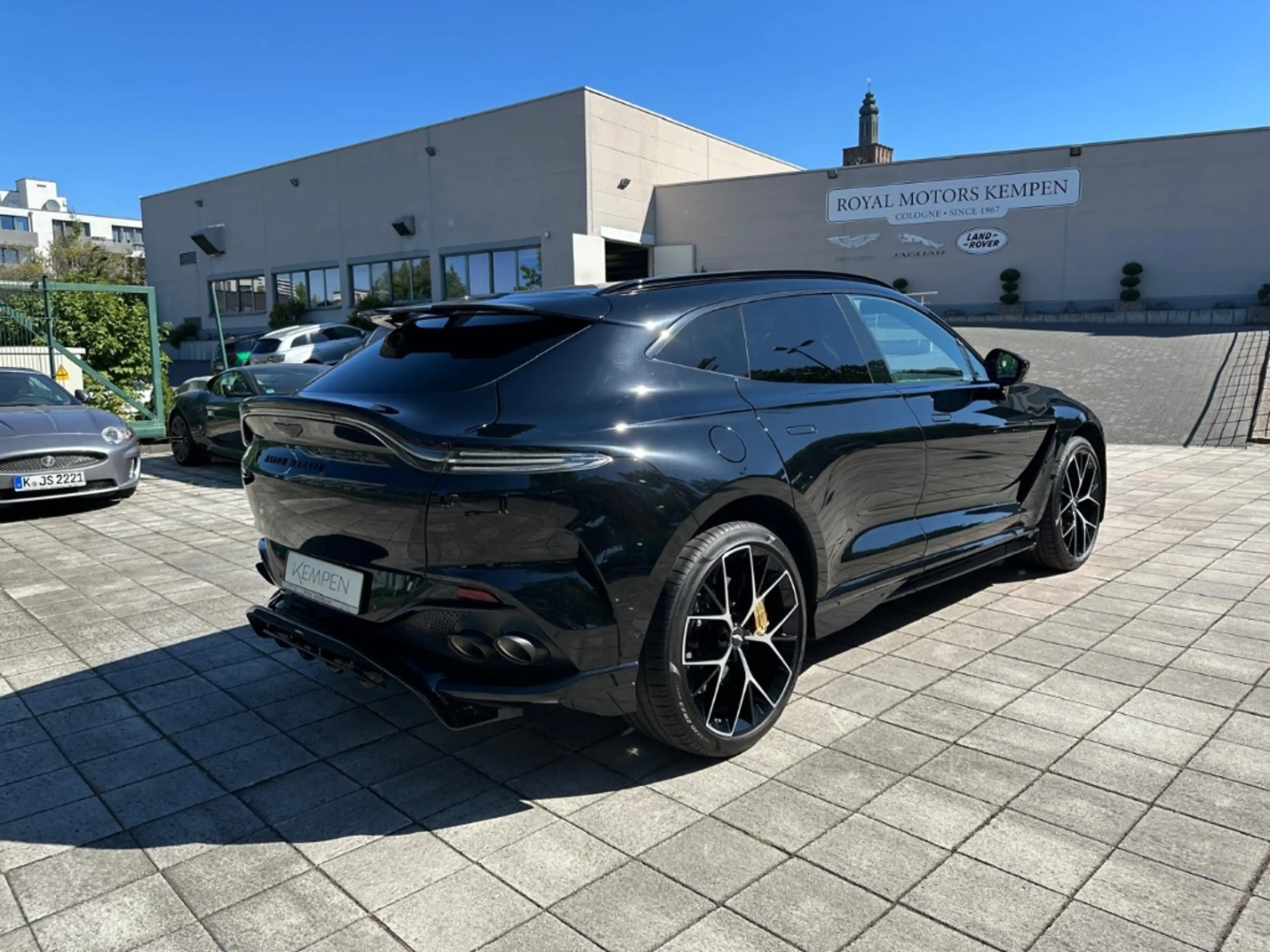 Aston Martin DBX 707 Jet Black / Onyx Black — photo 6