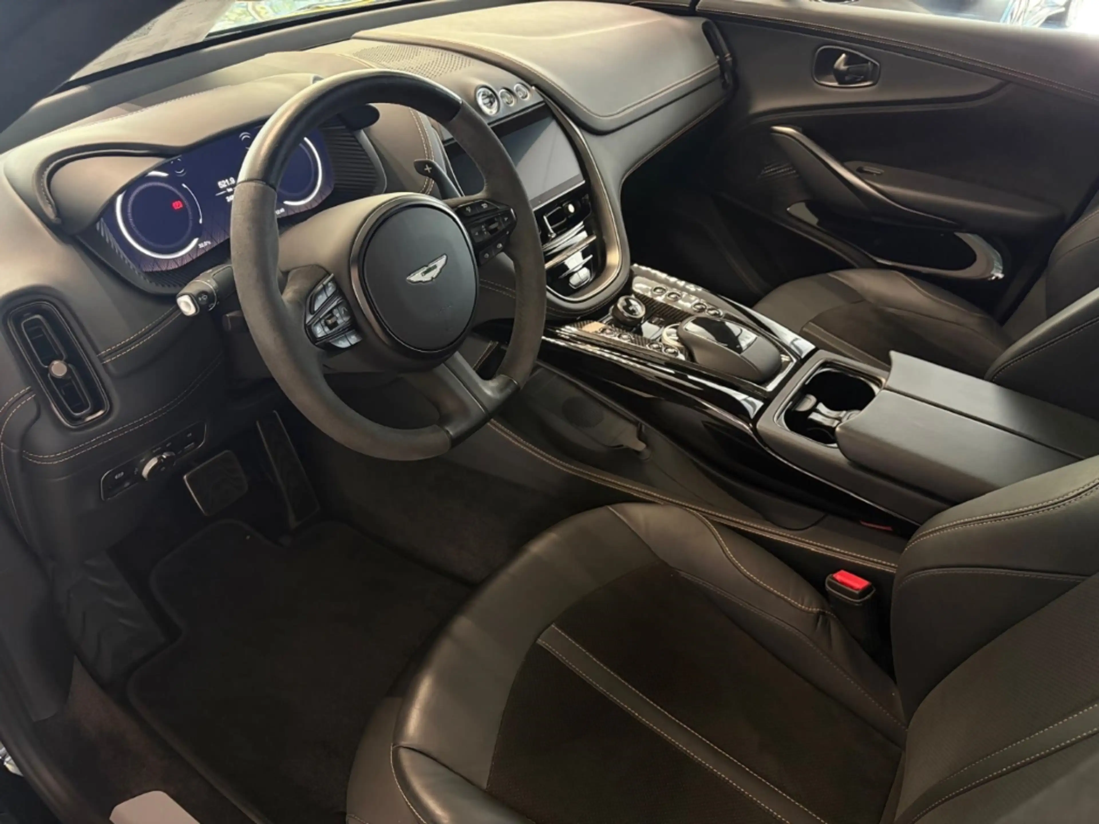 Aston Martin DBX 707 Jet Black / Onyx Black — photo 11