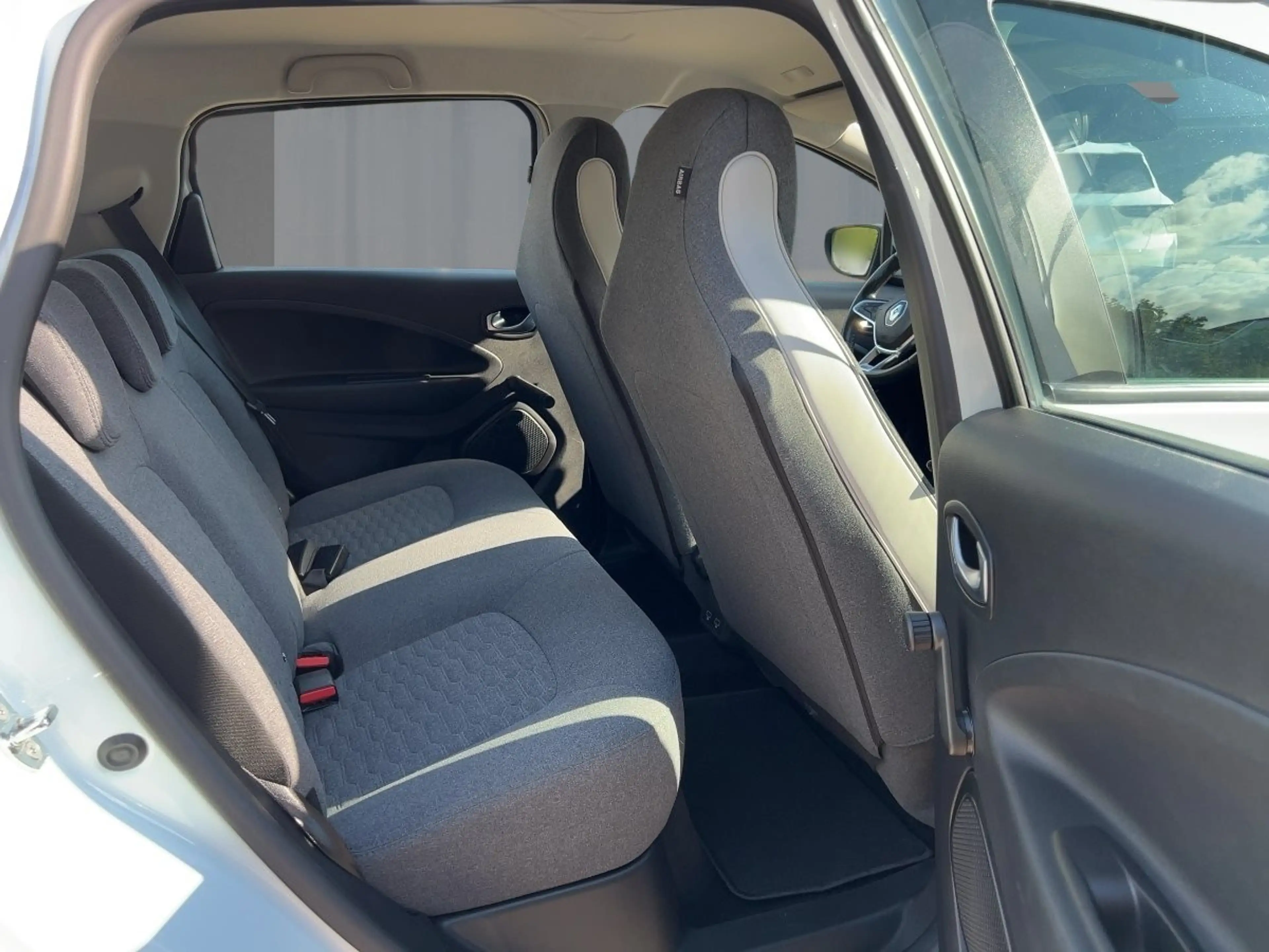 Renault ZOE R110 Z.E. 50 Experience — photo 9