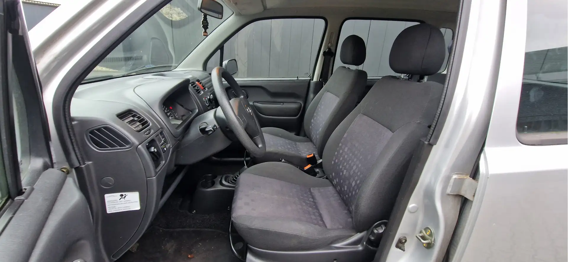 Opel Agila 1.0-12V Essentia Stuurbekrachtiging Grijs - 2