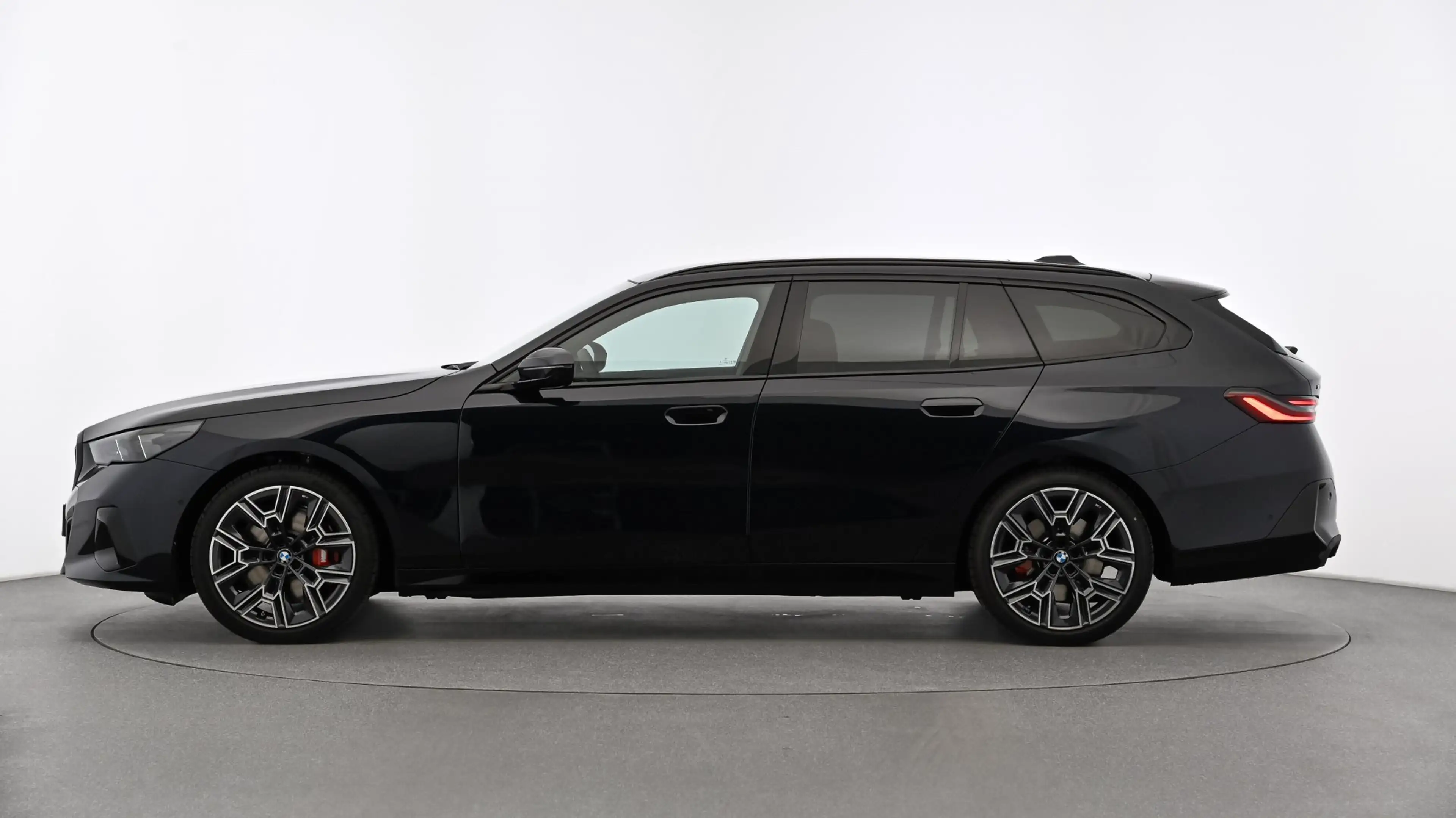 BMW 540 d xDrive — photo 4