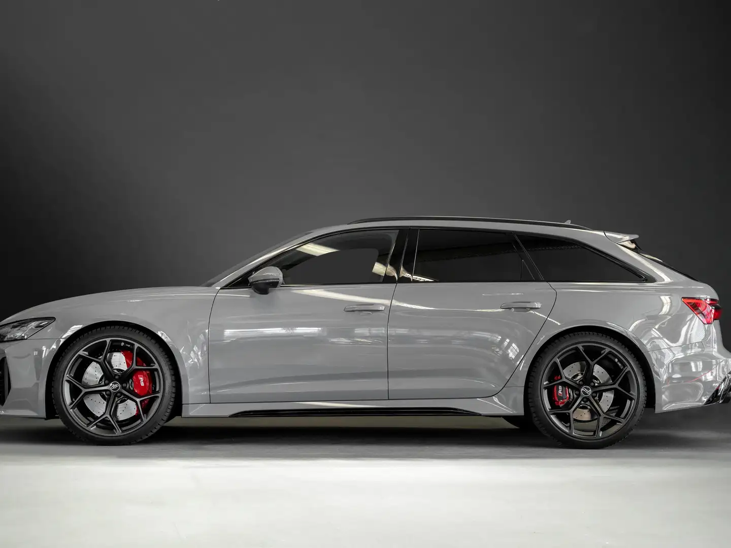 Audi RS6 Avant quattro performance Voll Grau - 2