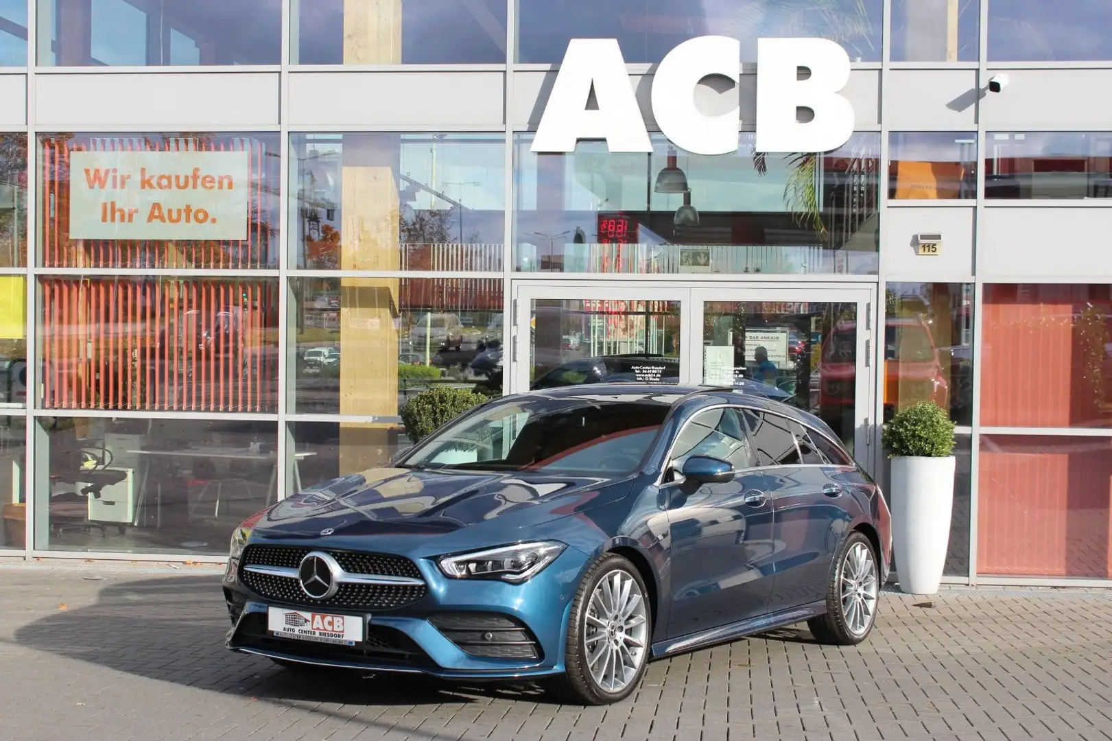 Mercedes-Benz CLA 250 AMG 19 Zoll AHK Burmester Blau - 1