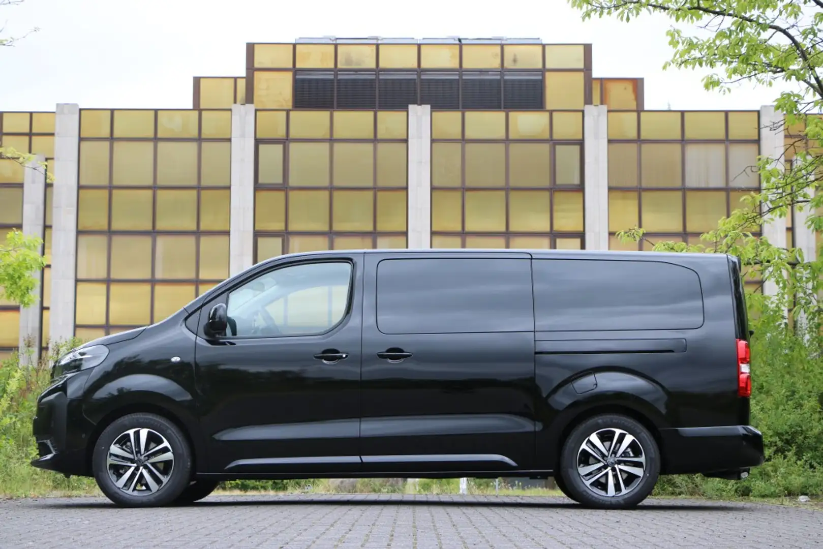 Peugeot Traveller Allure L3 VIP 6 Sitzer Leder AHK Negro - 1