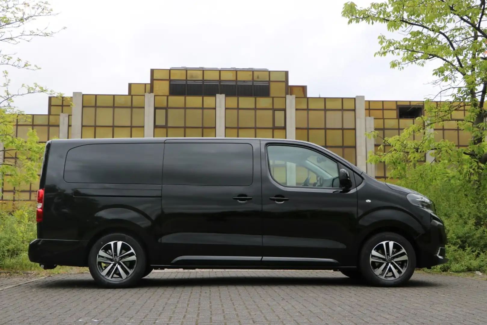 Peugeot Traveller Allure L3 VIP 6 Sitzer Leder AHK Negro - 2