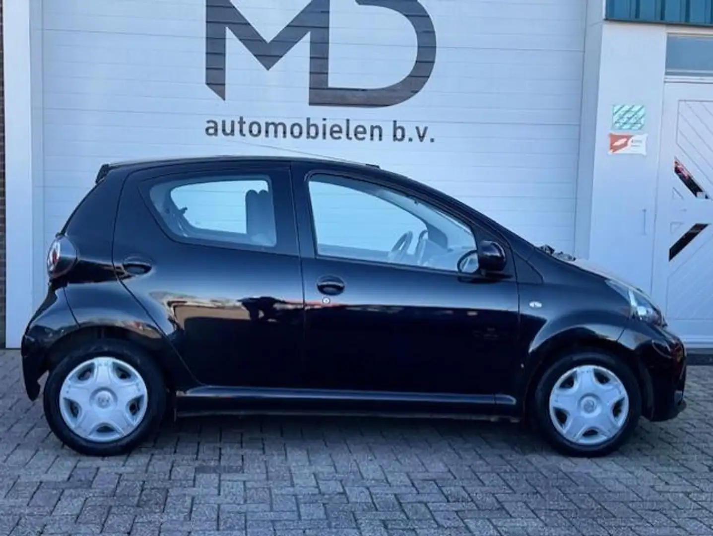 Toyota Aygo 1.0 VVT-i Aspiration - Nieuwe APK - Airco - 5drs Чорний - 2