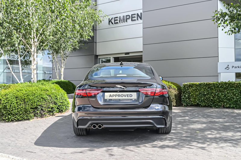 Jaguar XE D200 S — photo 4