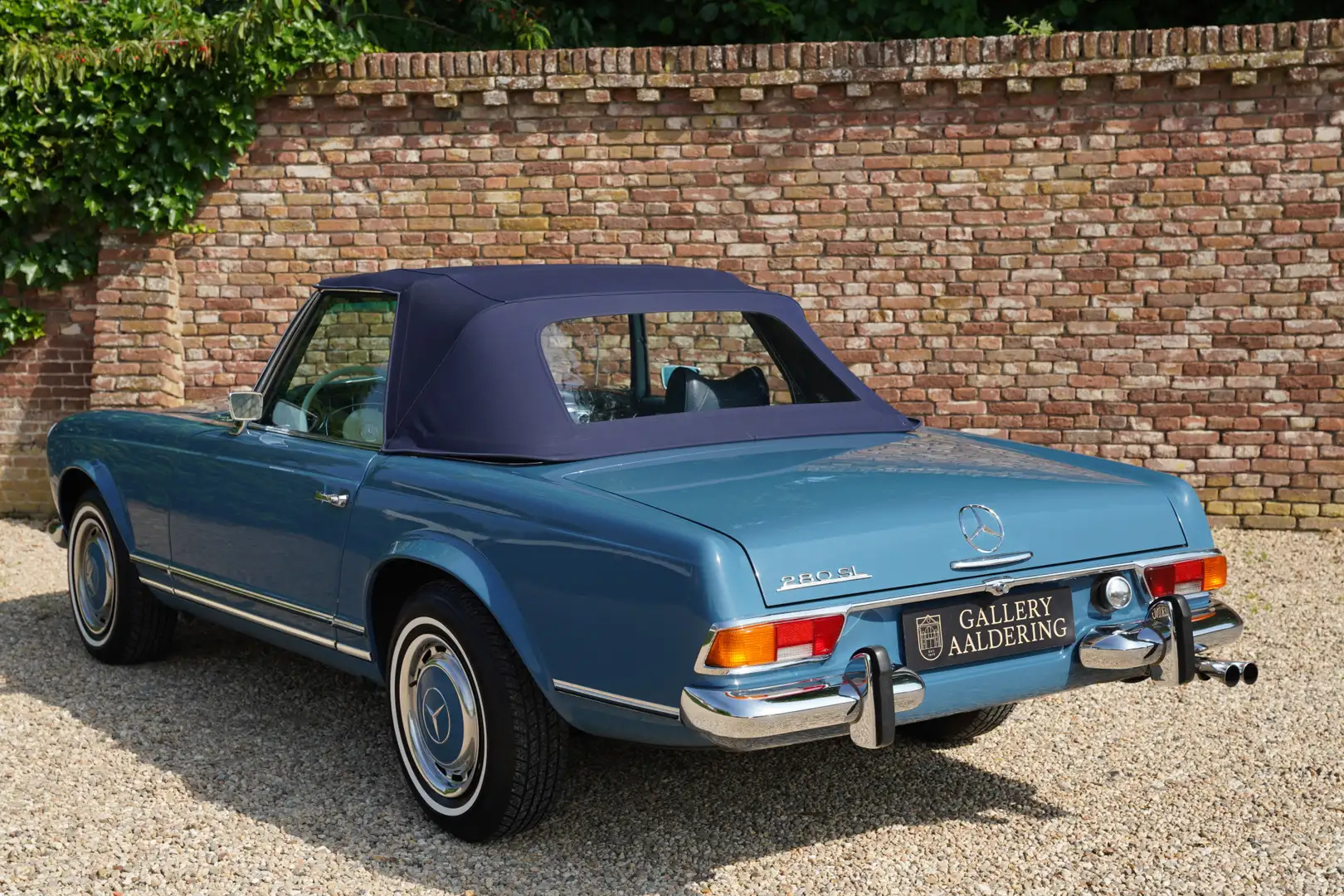 Mercedes-Benz SL 280 Pagode "with manual gearbox" In well-preserved con Bleu - 2